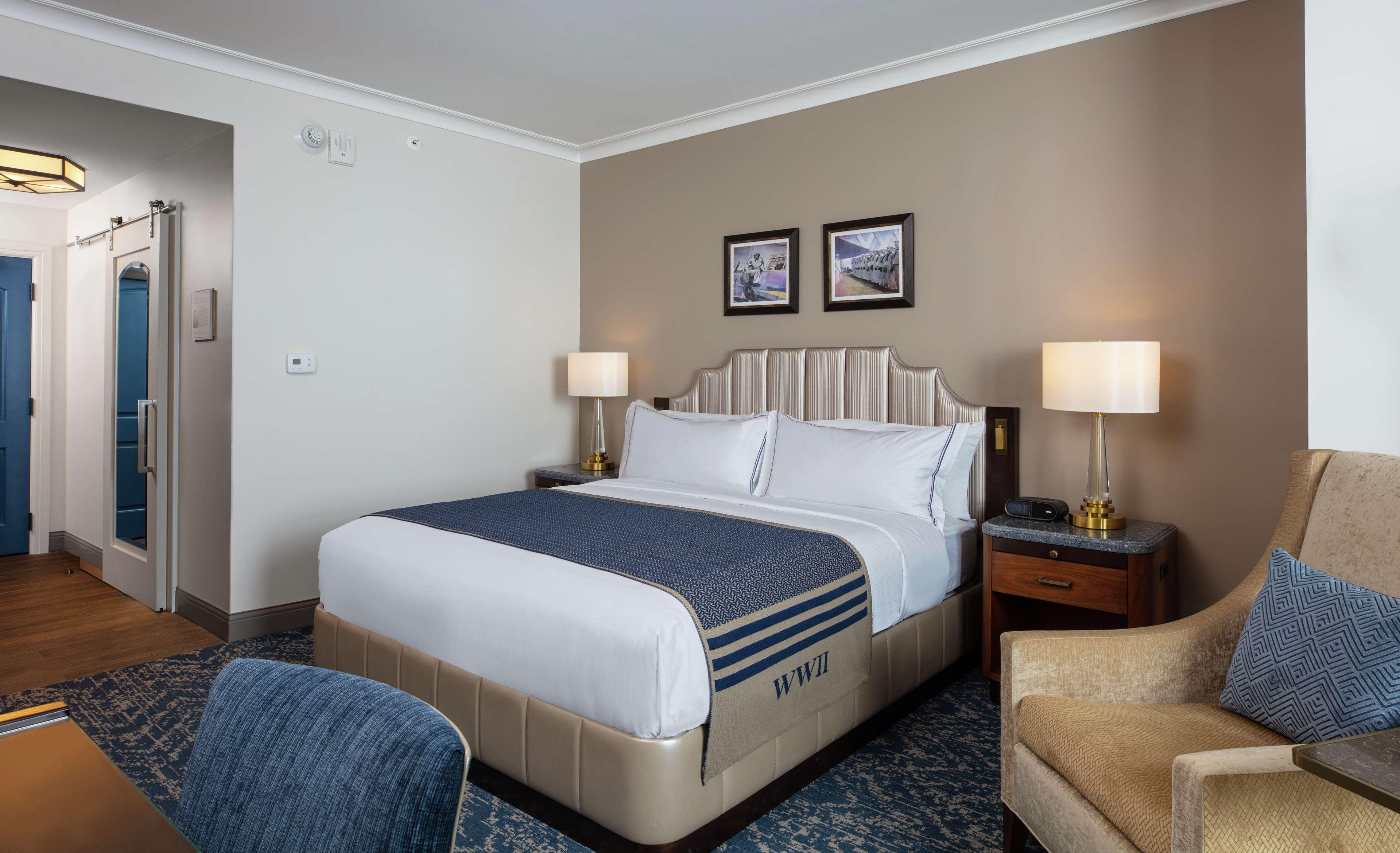 The Higgins Hotel New Orleans, Curio Collection By Hilton Exterior photo