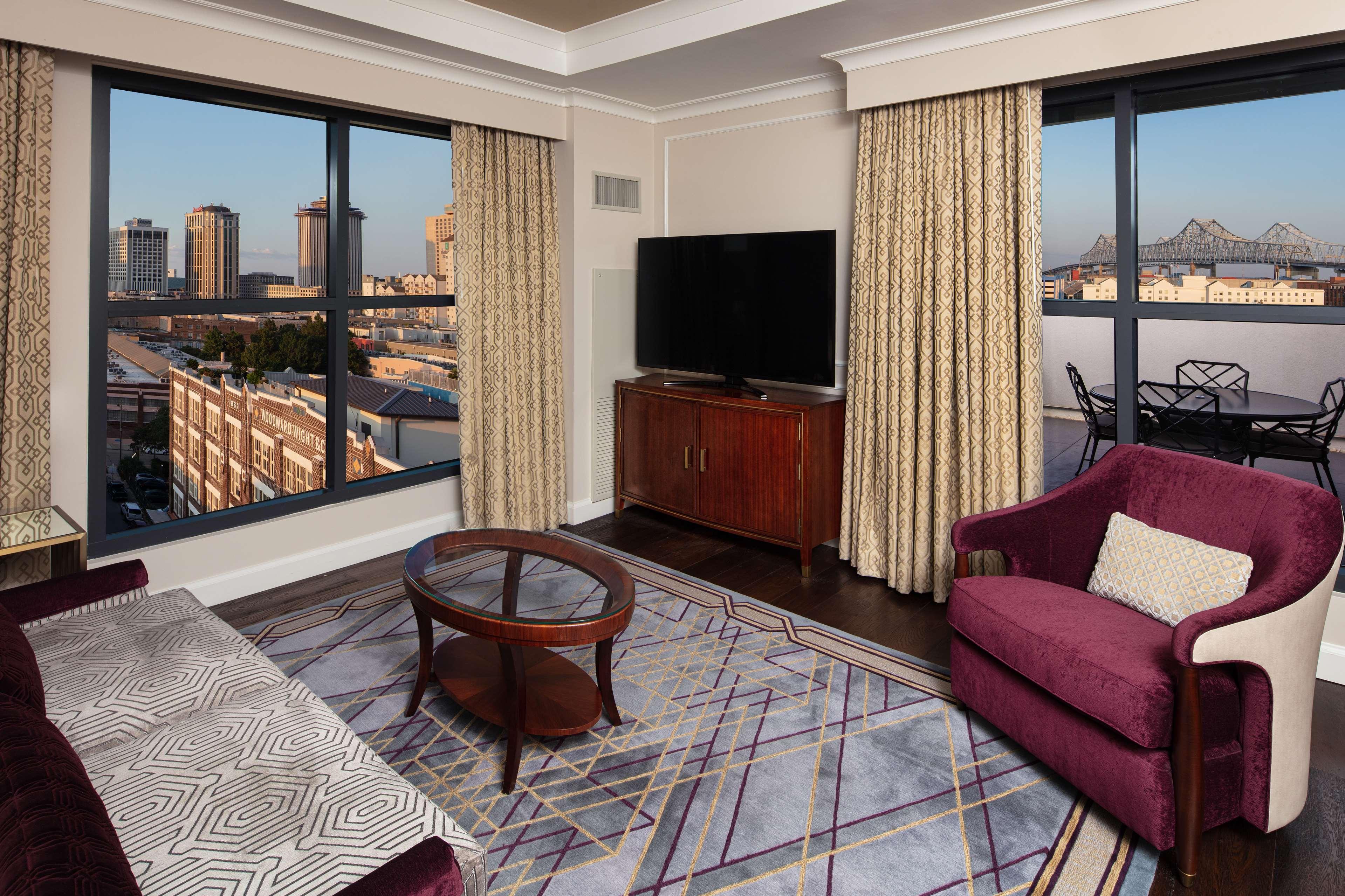 The Higgins Hotel New Orleans, Curio Collection By Hilton Exterior photo