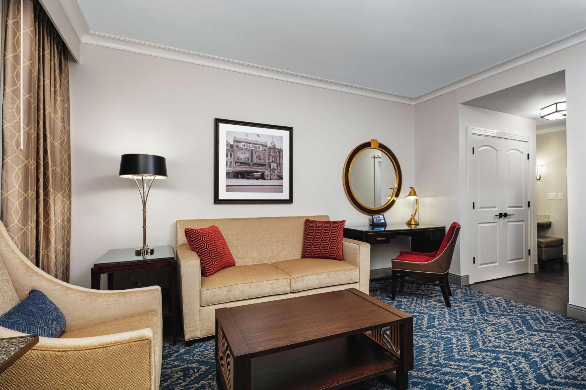 The Higgins Hotel New Orleans, Curio Collection By Hilton Exterior photo
