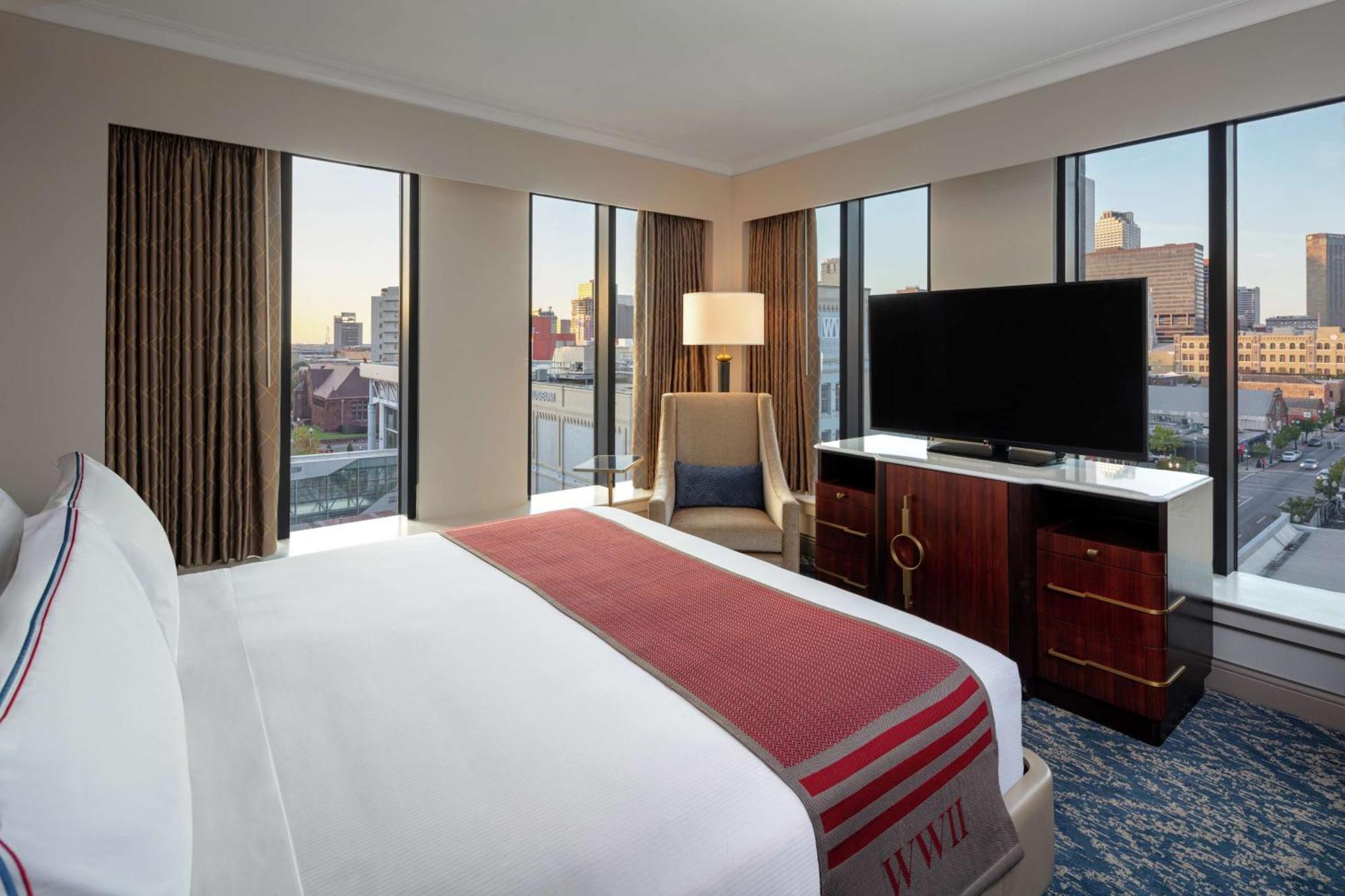 The Higgins Hotel New Orleans, Curio Collection By Hilton Exterior photo