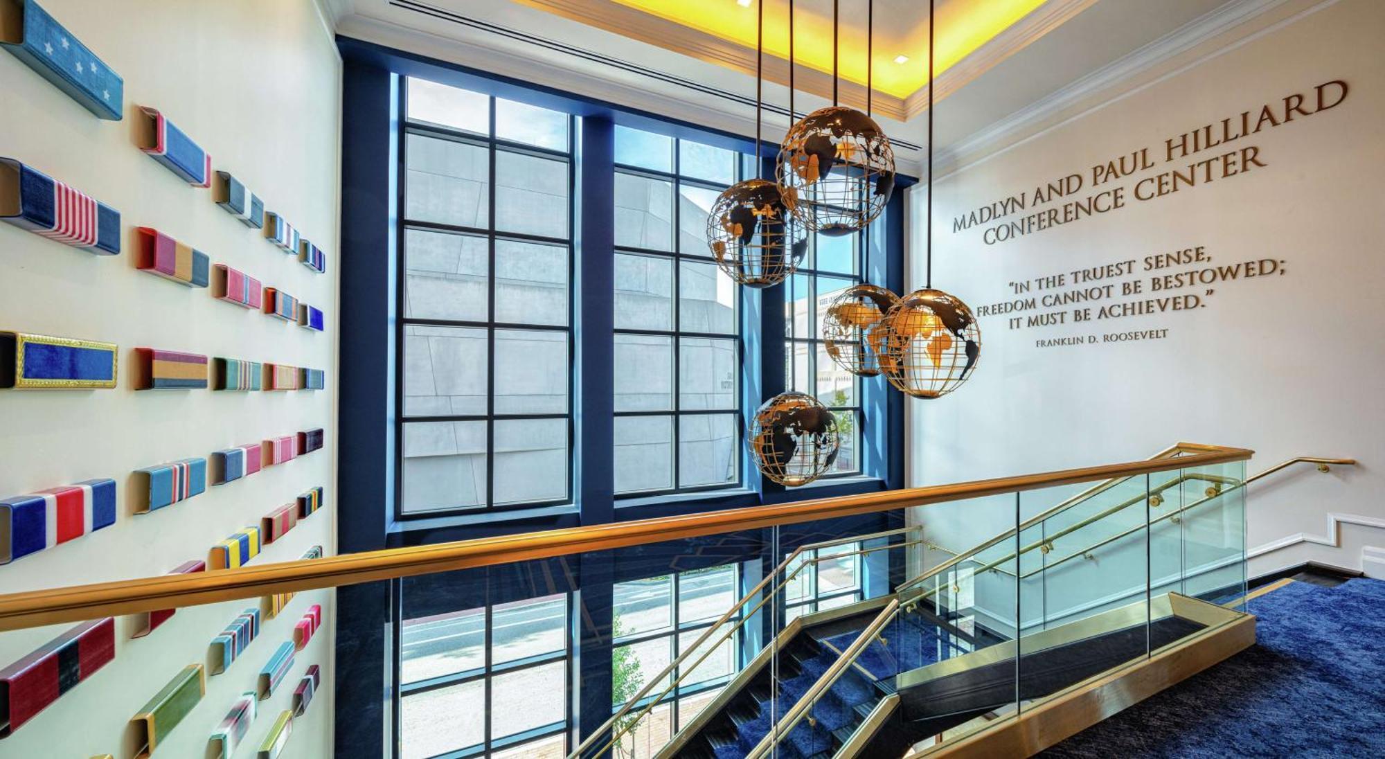 The Higgins Hotel New Orleans, Curio Collection By Hilton Exterior photo